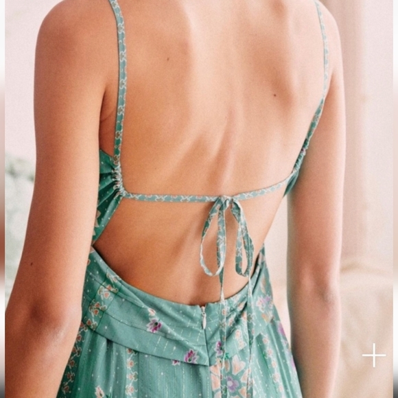 Sezane Oliveira Dress - Picture 2 of 5